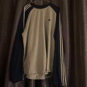 Long sleeve two toned shirt